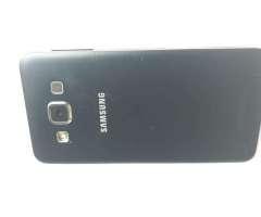 Vendo Smartphone Samsung A3. Modelo 2015. Memoria 16 GB. Cam 13 mpx