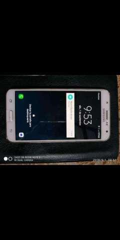Samsung Galaxy J7 Samsung Galaxy J7