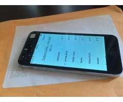 Iphone 5,color negro,sirve para repuesto,celular legal