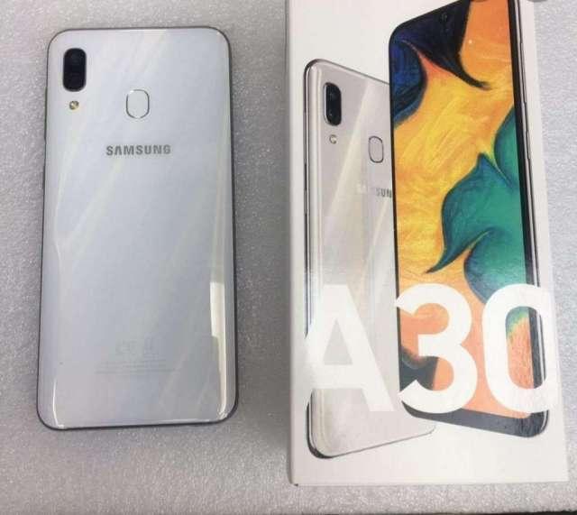 Samsung A30 Nuevo de 64 Gigas